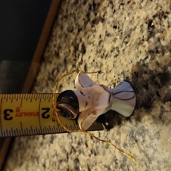 Vintage Porcelain Angel Ornament/Figurine - Picture 5 of 14